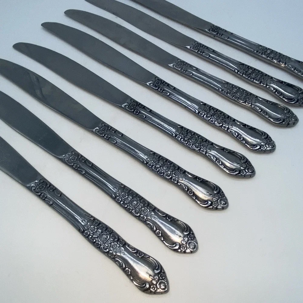 Oneida Northland Carolina Set Of 8 Dinner Knives 8.5